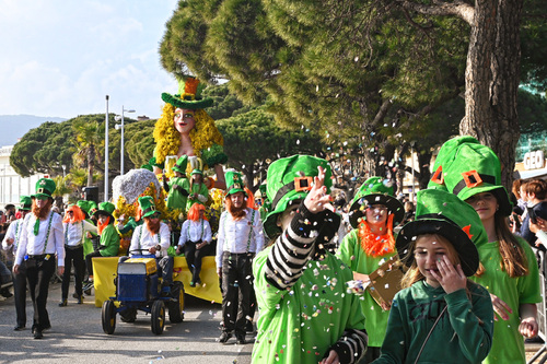 Corso du Mimosa_Sainte-Maxime