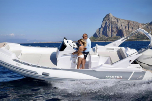 LOCATION BATEAU MASTER 730 SEMI RIGIDE  8/10 personnes