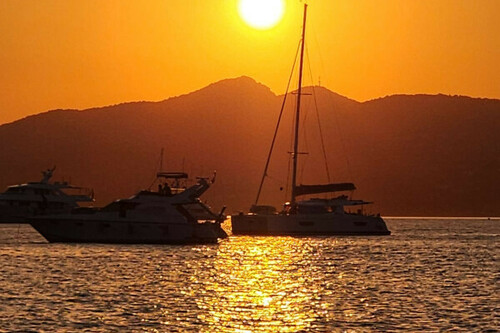 SUNSET EN BATEAU PRIVATISÉ ALL INCLUDE