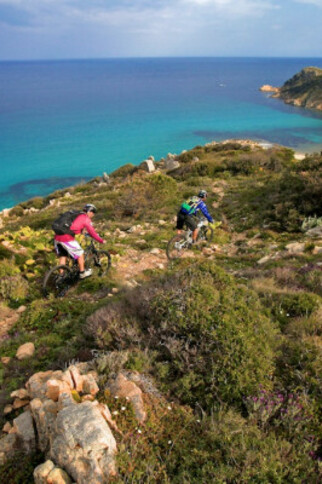 Guided electric mountain bike tour - "BEST OFF of the Saint-Tropez peninsula