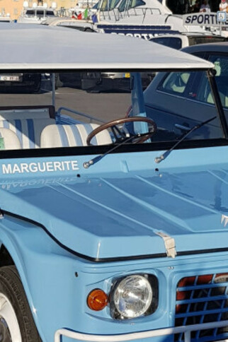 Balade et visite d'un domaine viticole en 2CV ou Méhari avec chauffeur