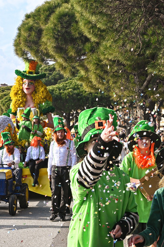 Corso du Mimosa_Sainte-Maxime