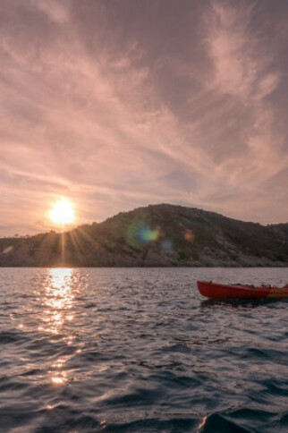 Guided kayak tour - SUNSET on the beach of Pampelonne